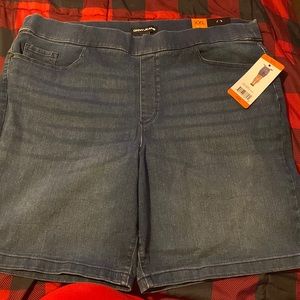 NWT DKNY shorts